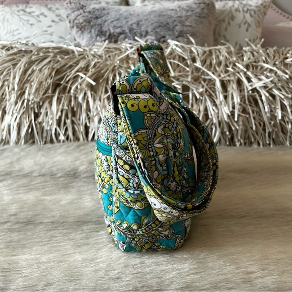 VERA BRADLEY Peacock 2007 On The Go Crossbody Green Blue Paisley Commuter USA - Picture 4 of 15